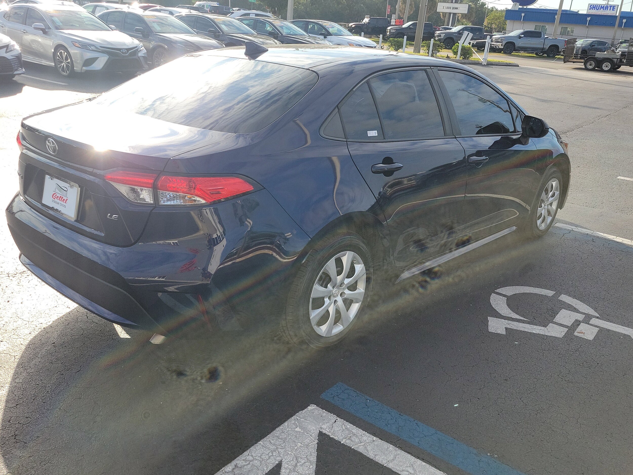 2022 Toyota Corolla LE photo 2