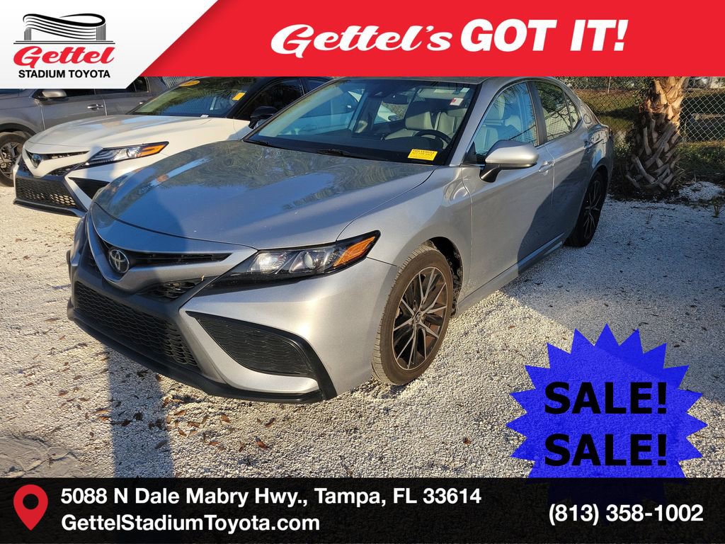 2021 Toyota Camry SE's photo