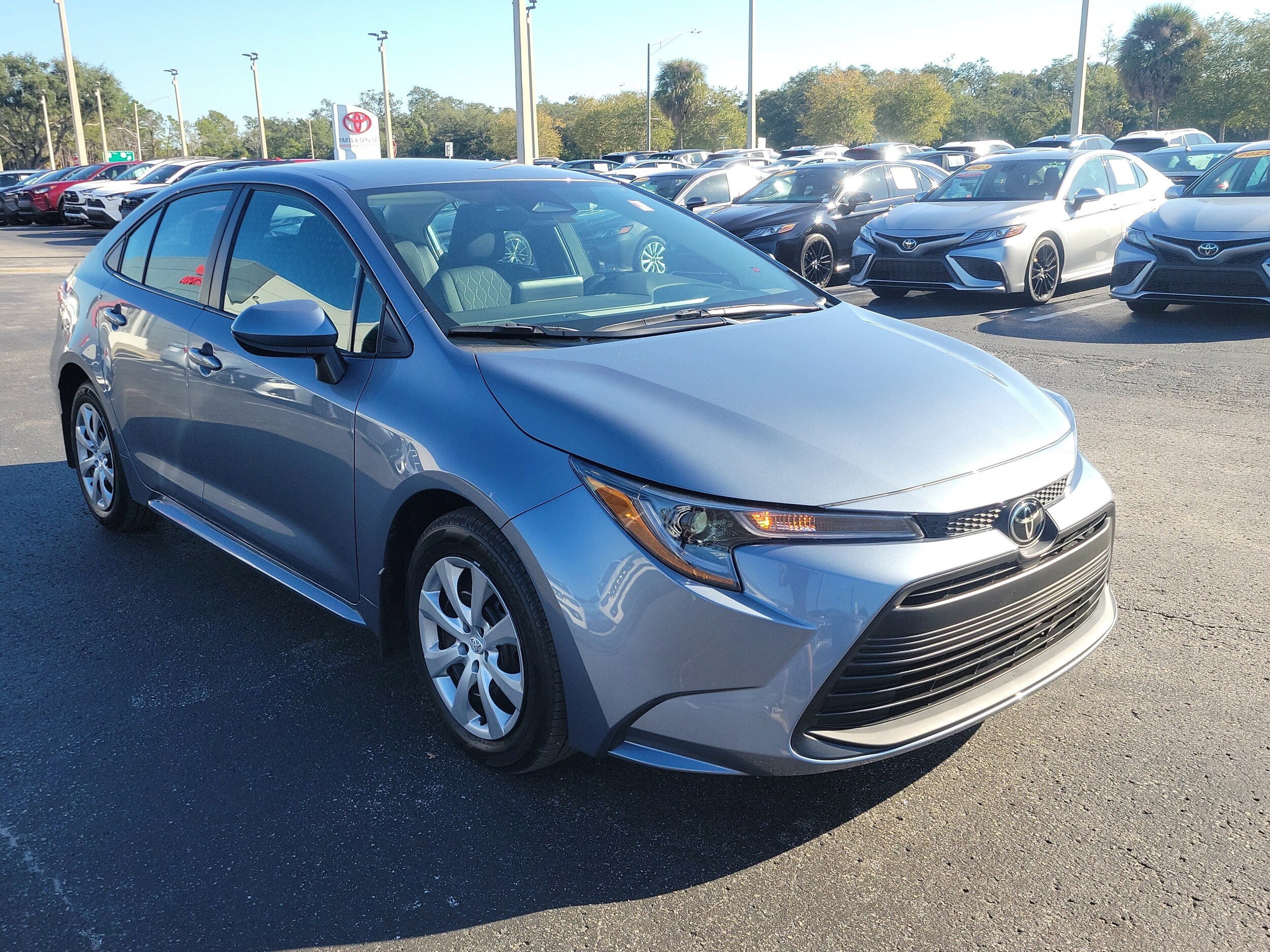 2025 Toyota Corolla LE photo 2