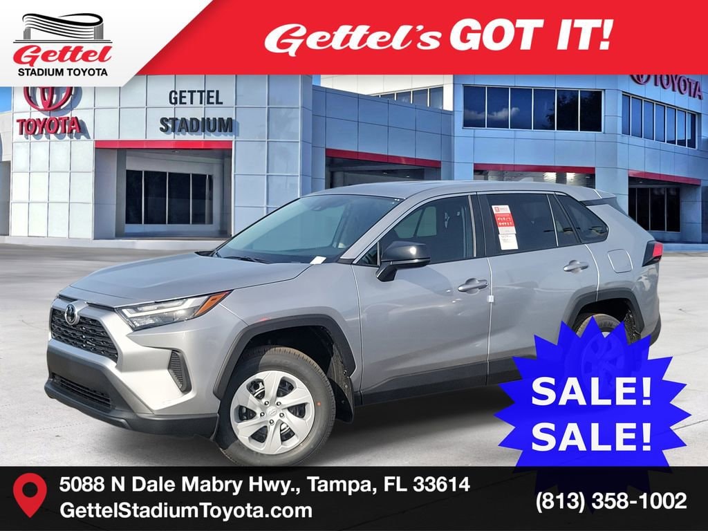 2025 Toyota RAV4 LE's photo