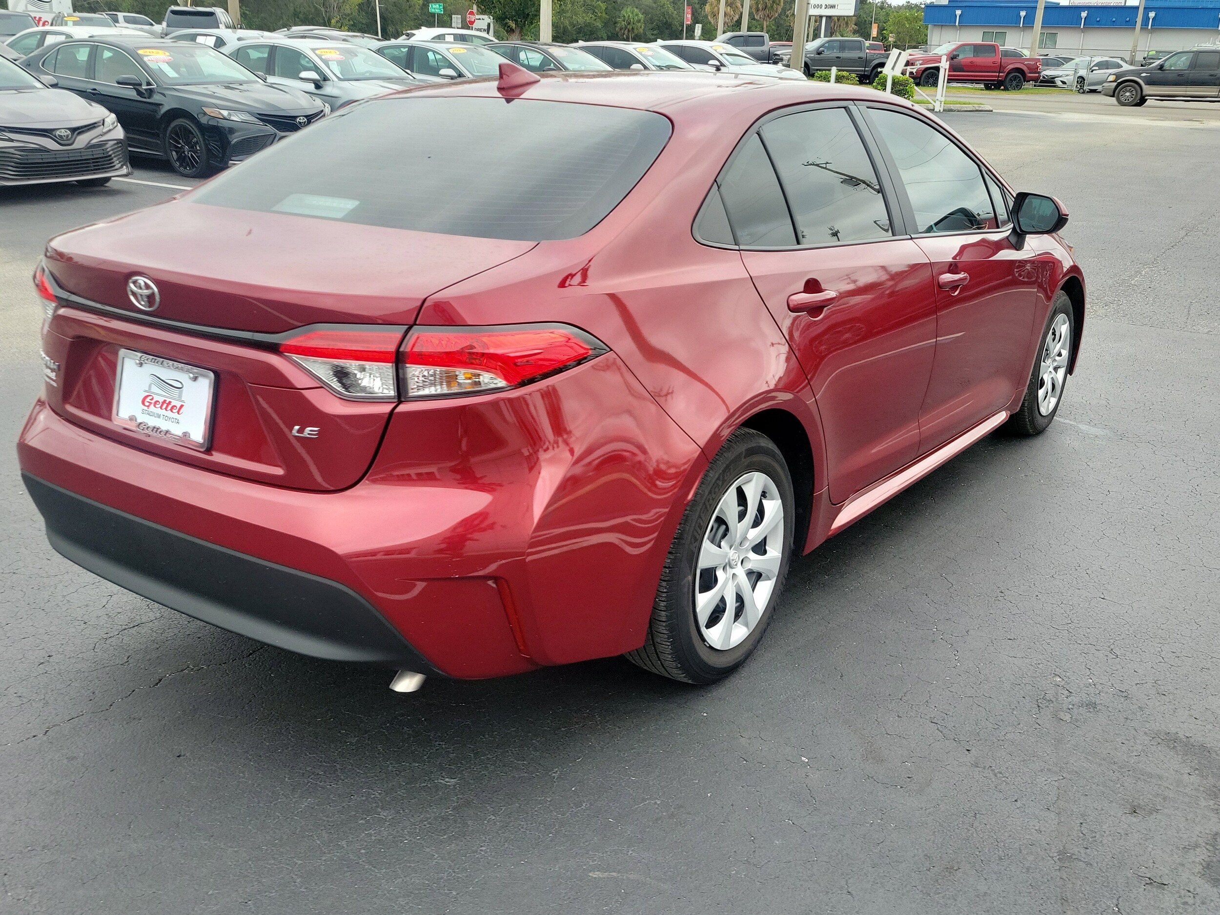 2025 Toyota Corolla LE photo 3