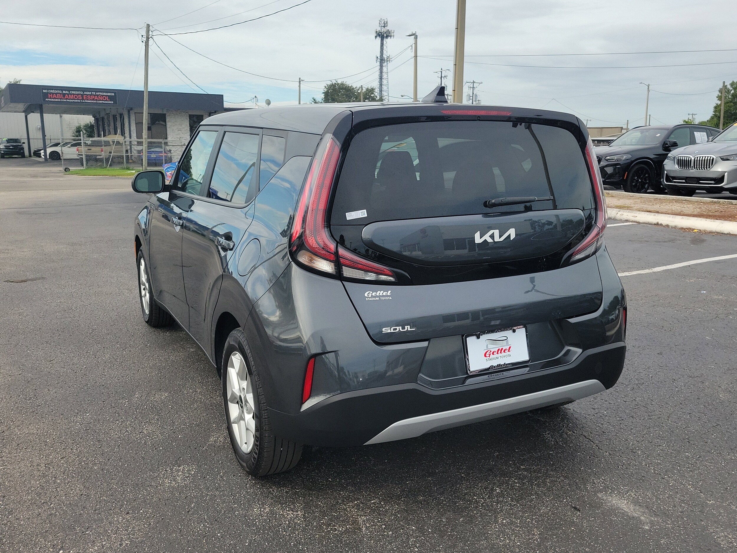 2023 Kia Soul LX photo 2
