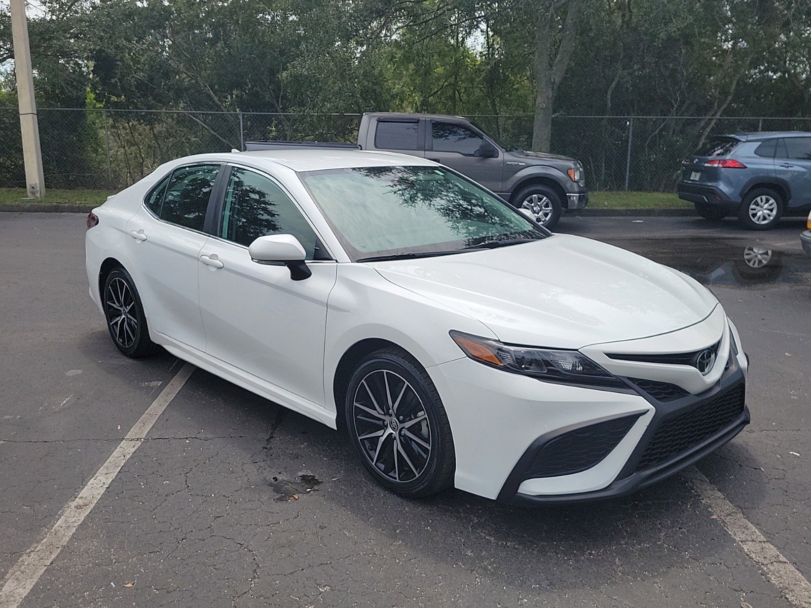 Used 2022 Toyota Camry SE with VIN 4T1G11AK7NU635195 for sale in Tampa, FL