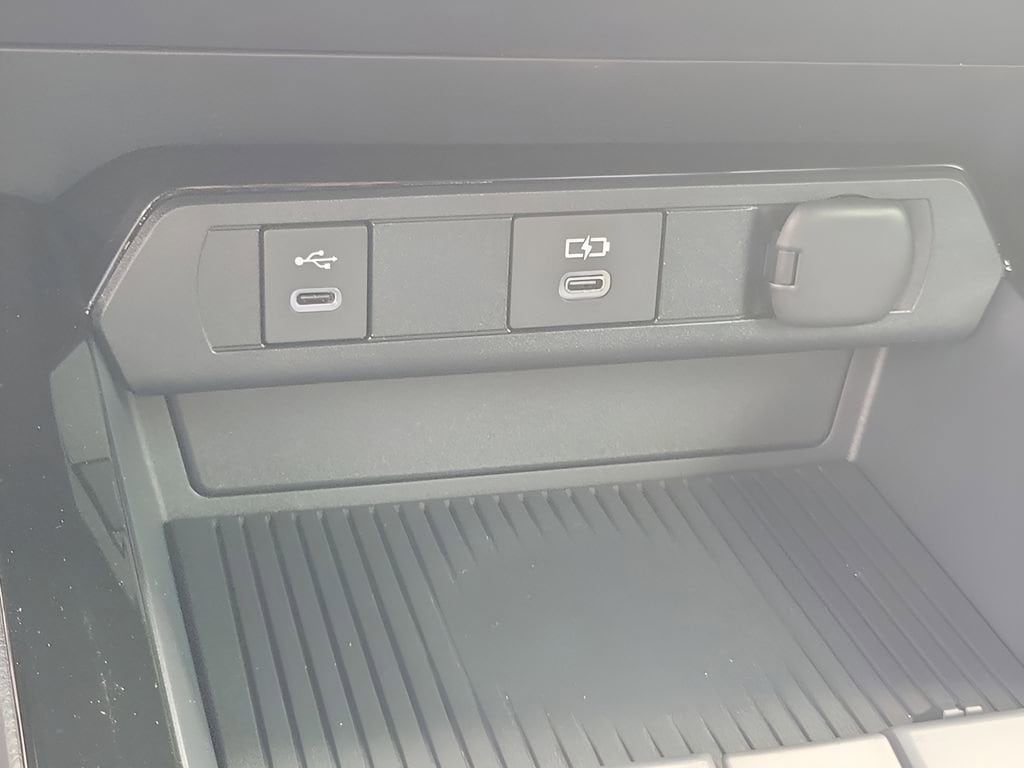 2026 Toyota Prius Plug-in Hybrid SE - Photo 23
