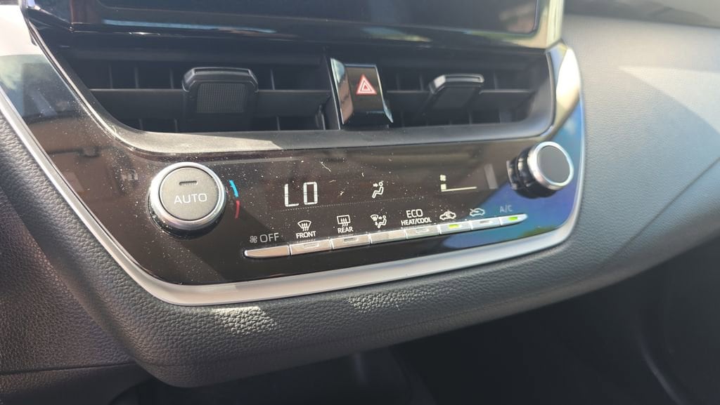 2024 Toyota Corolla LE - Photo 19