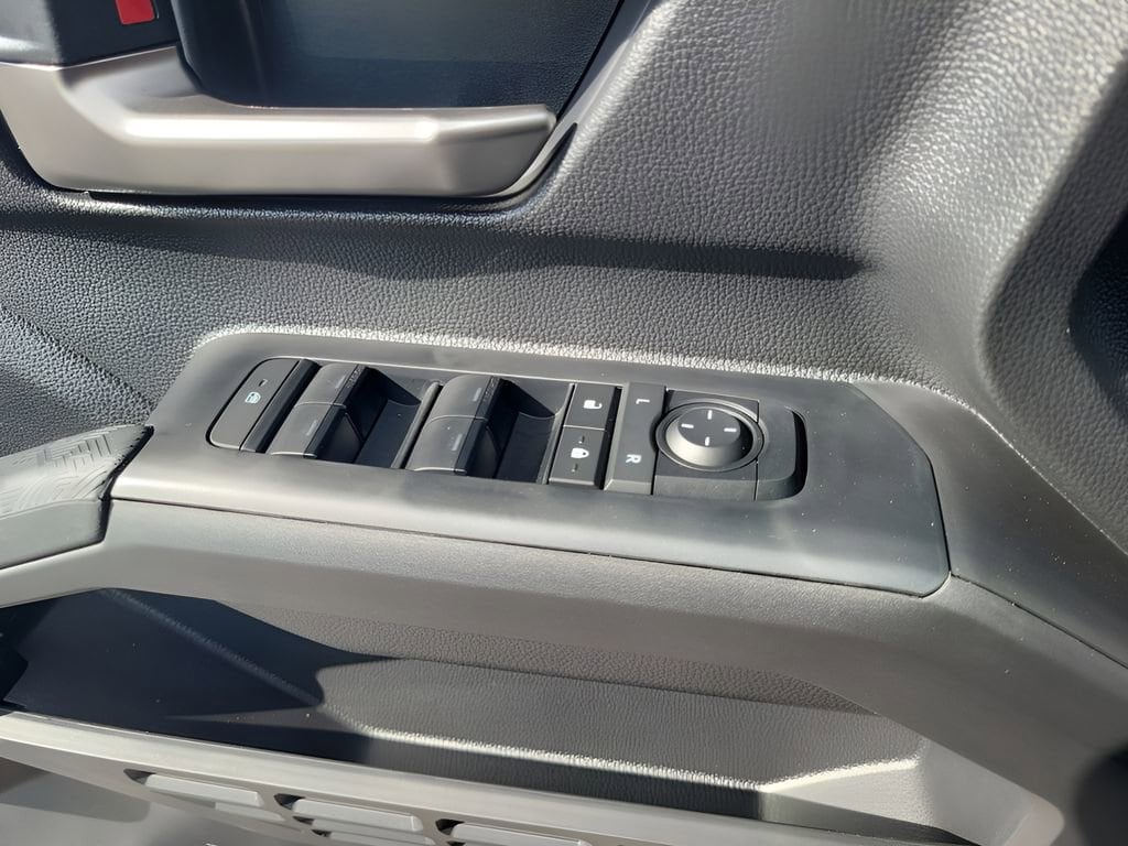2025 Toyota Tacoma TRD Sport - Photo 16