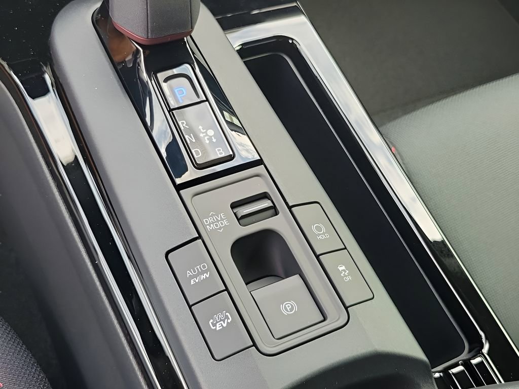 2026 Toyota Prius Plug-in Hybrid SE - Photo 24