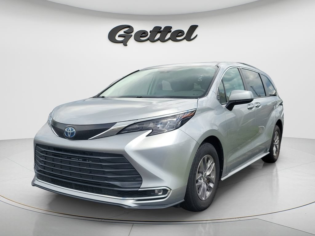 Certified 2024 Toyota Sienna XLE 8 Passenger Van Passenger Van
