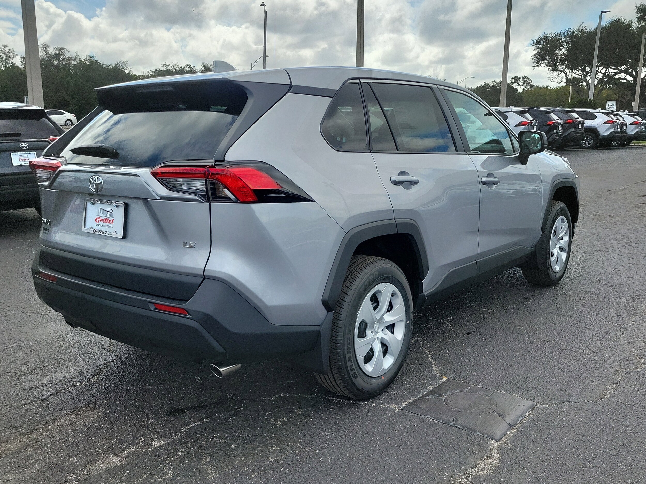 2025 Toyota RAV4 LE photo 2