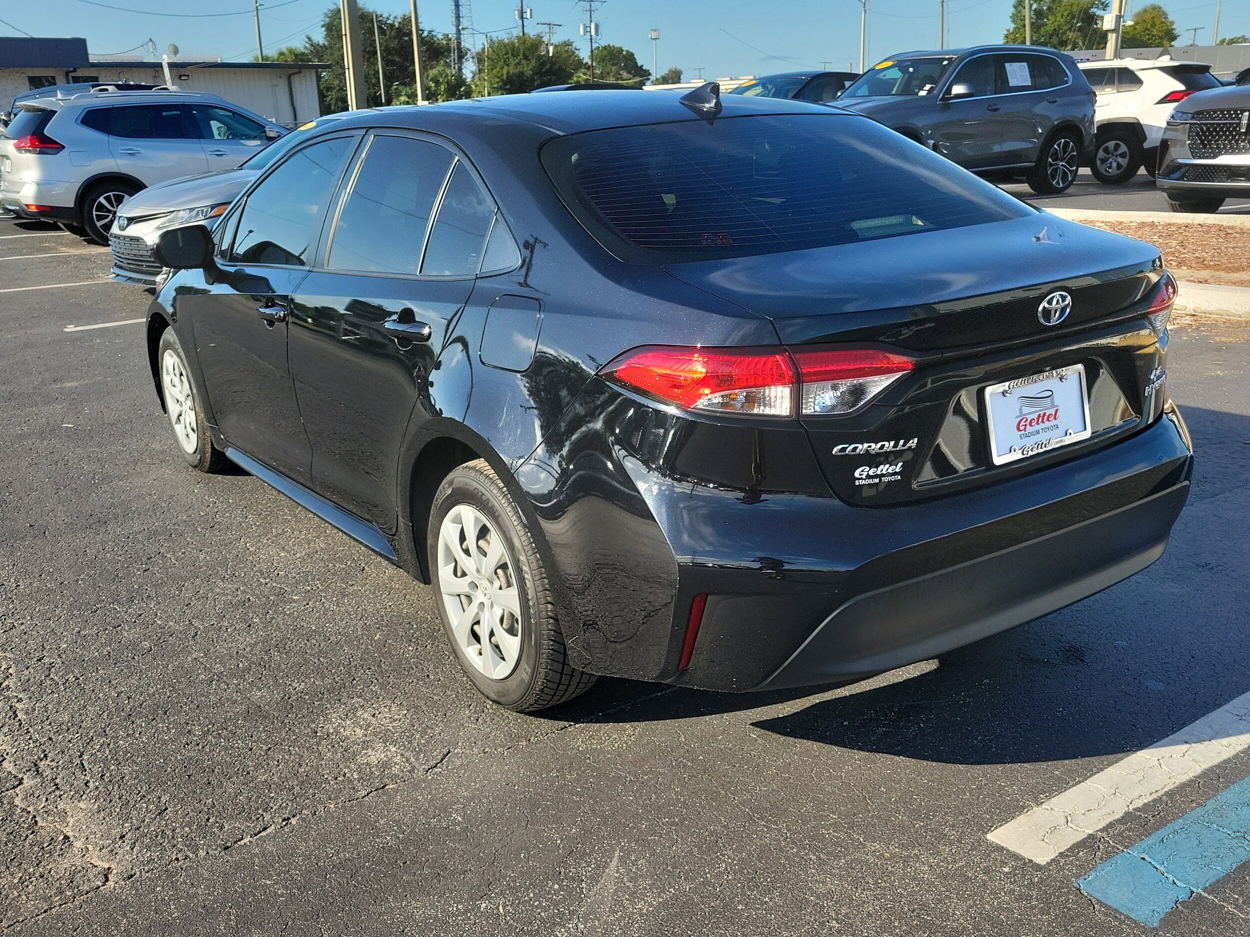 2023 Toyota Corolla SE XLE photo 3