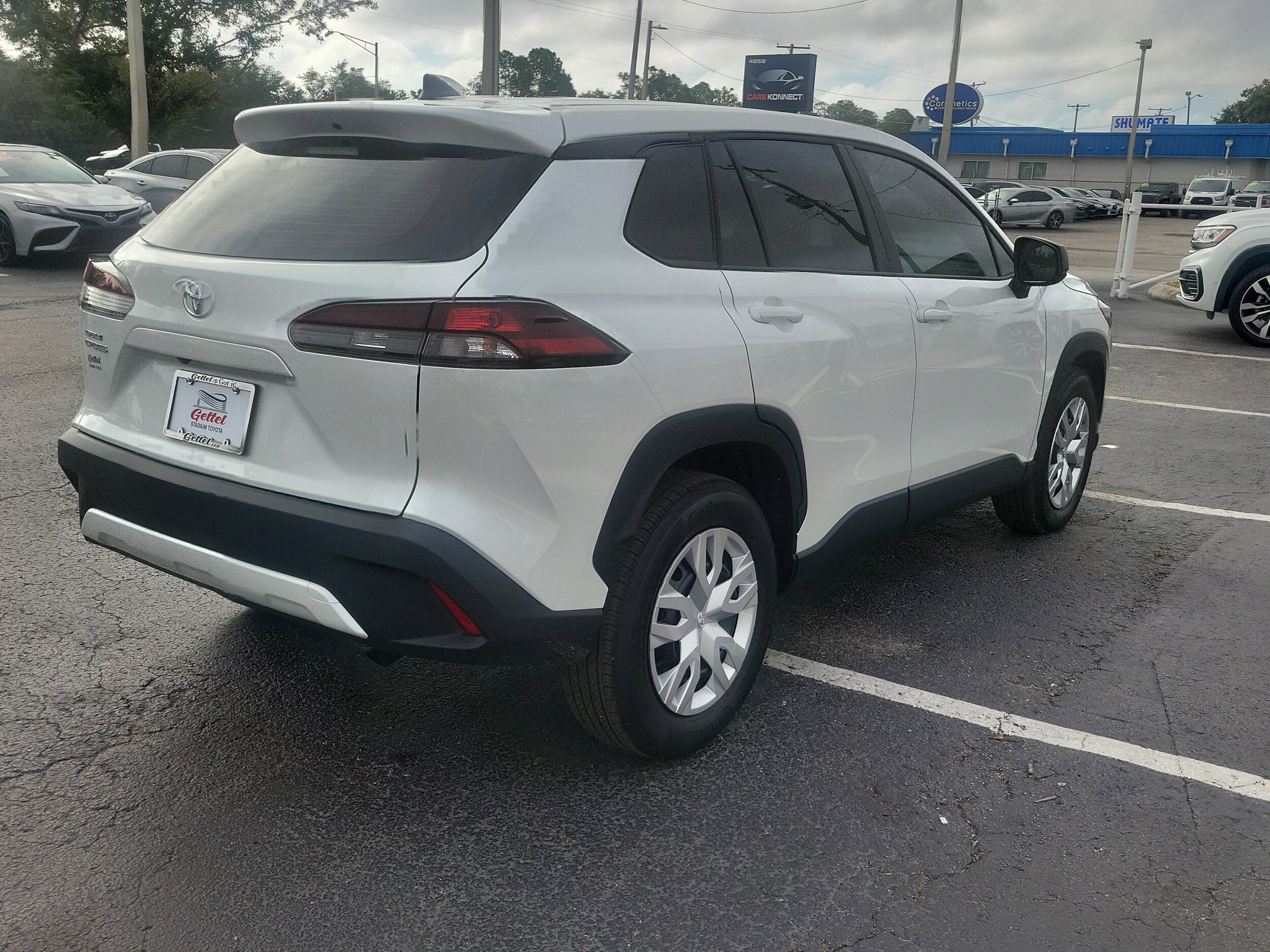 2026 Toyota Corolla Cross L photo 2