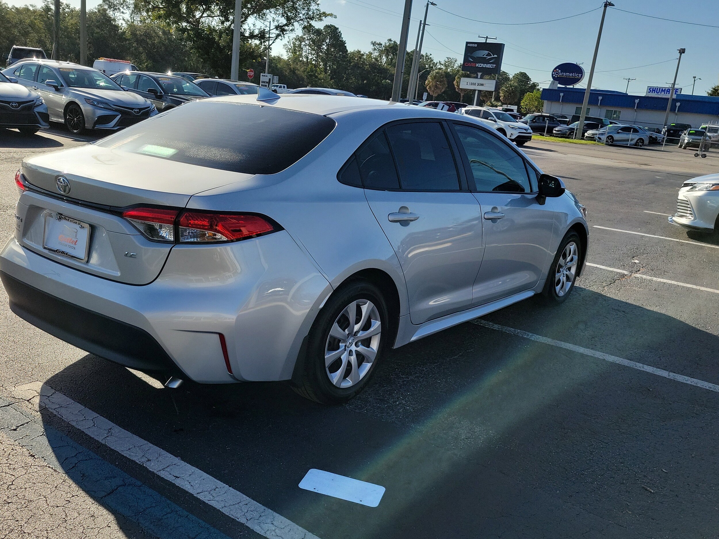 2025 Toyota Corolla LE photo 2