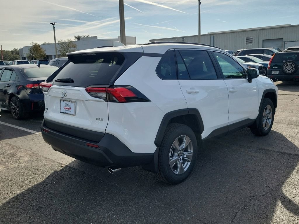 New 2025 Toyota RAV4 XLE SUV