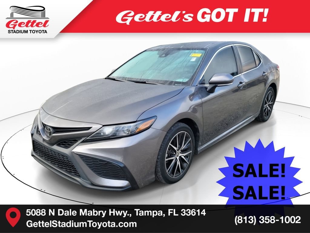 2024 Toyota Camry SE's photo