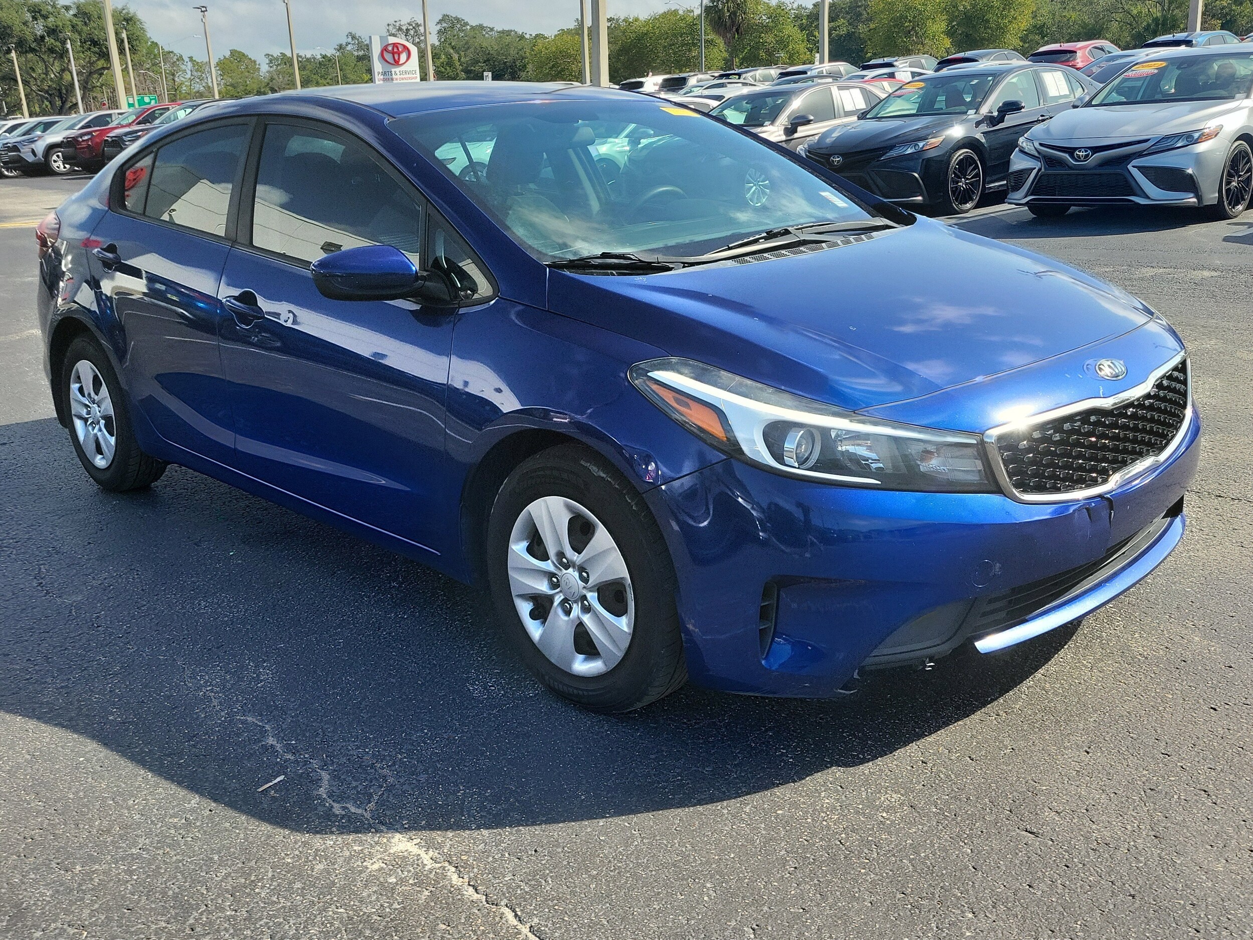 2017 Kia Forte LX photo 2
