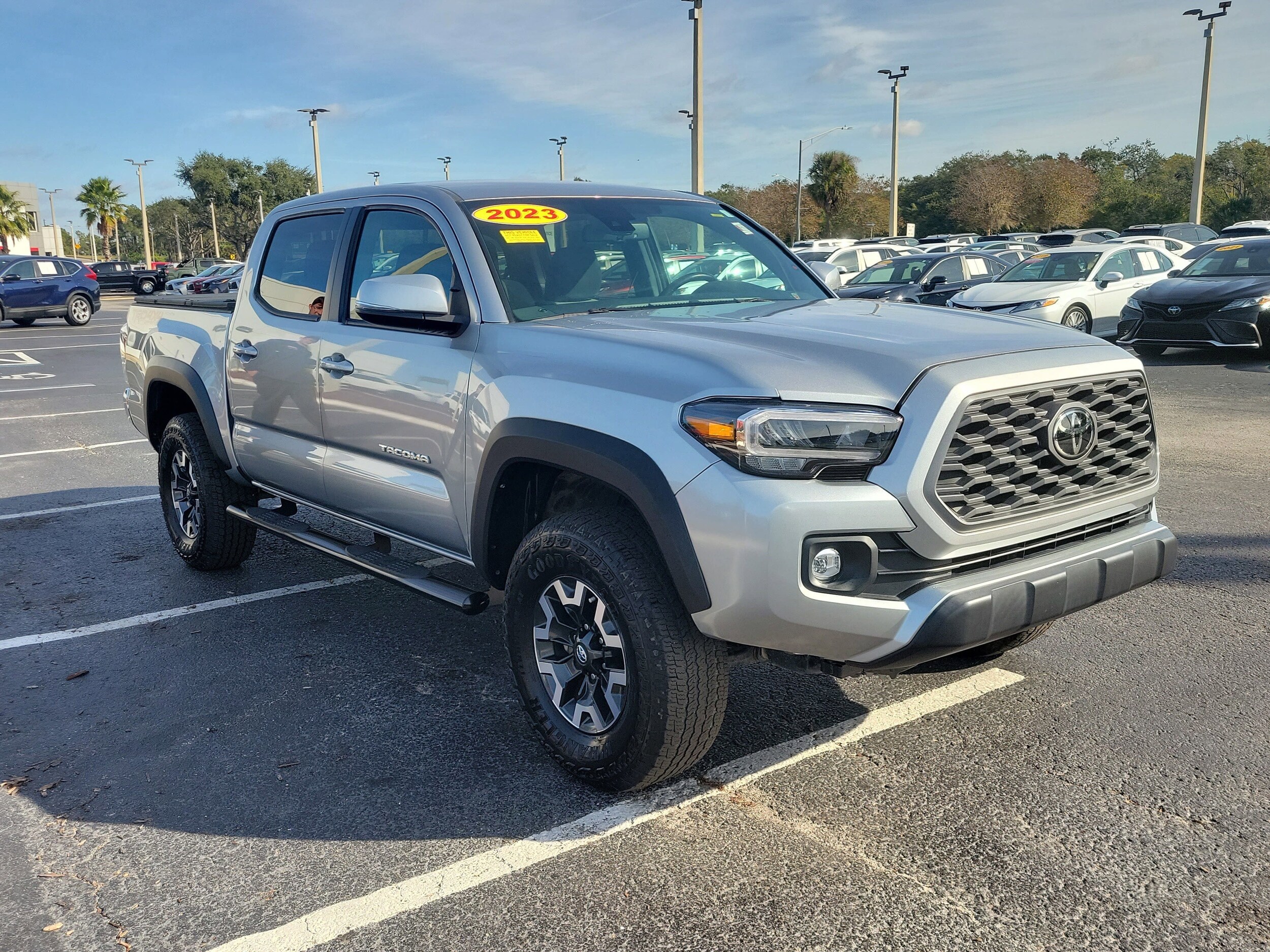 2023 Toyota Tacoma TRD Off-Road photo 2
