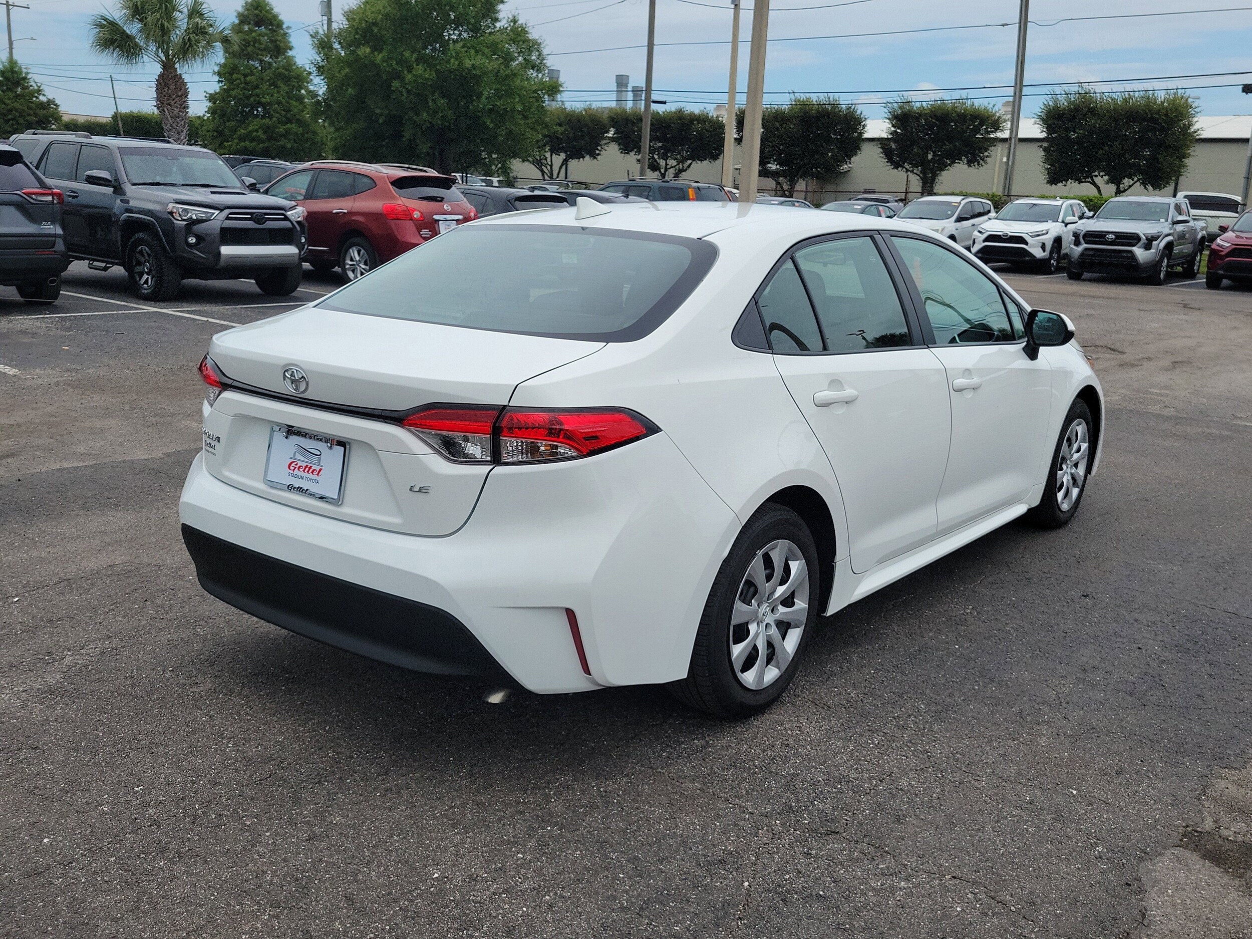 2024 Toyota Corolla LE photo 2