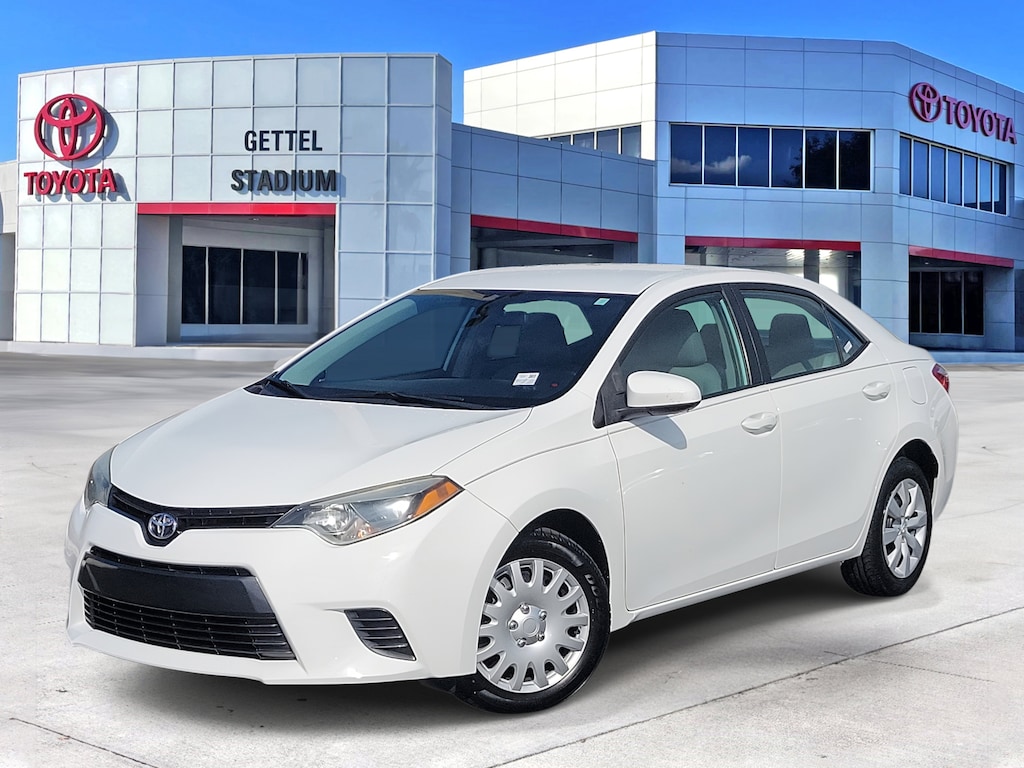 Used 2015 Toyota Corolla LE Sedan