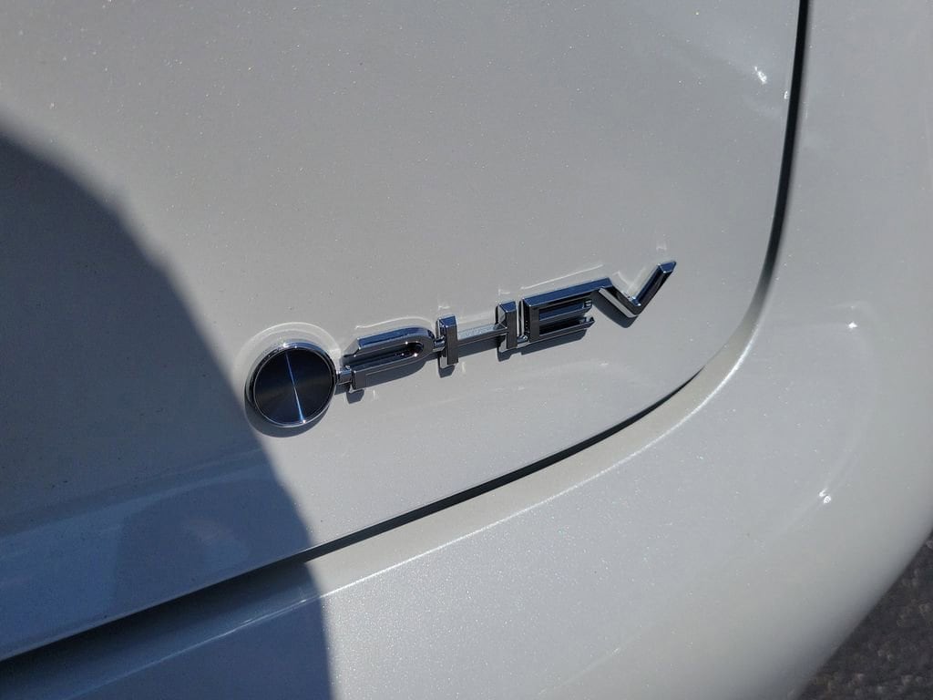 2026 Toyota Prius Plug-in Hybrid XSE - Photo 6