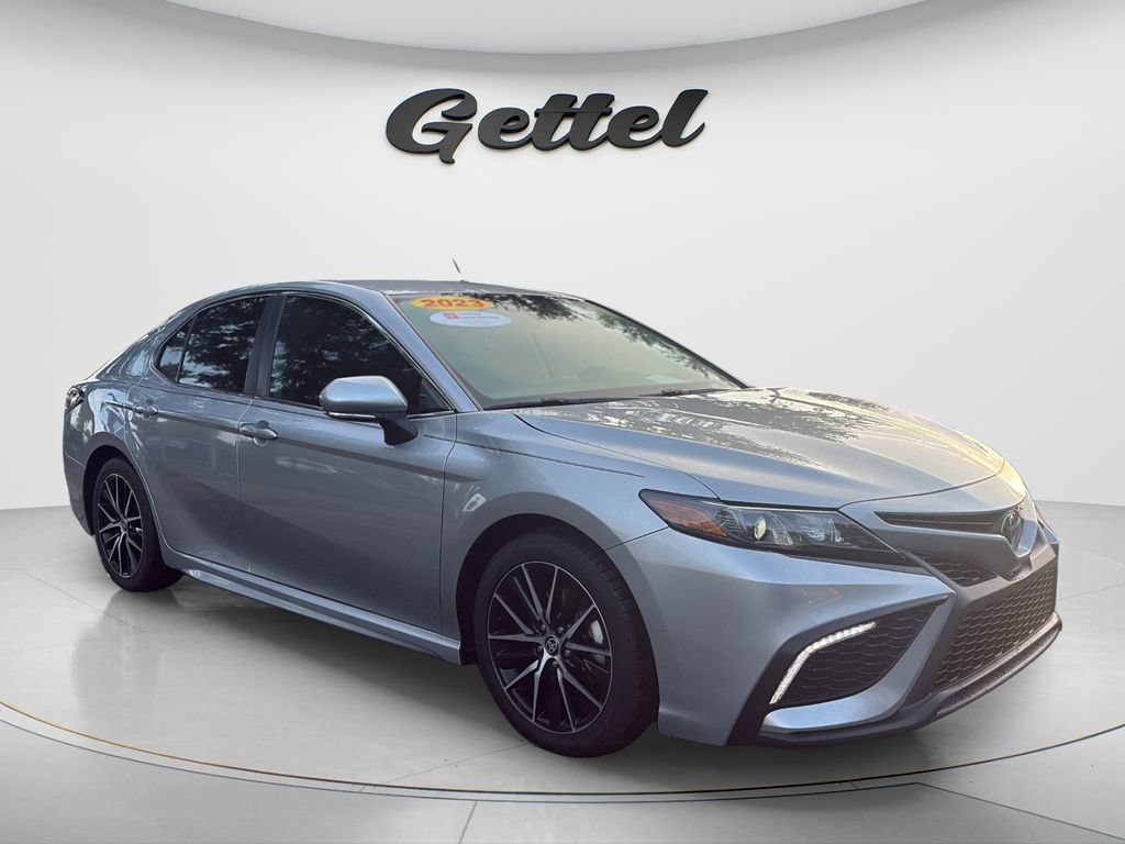 Used 2023 Toyota Camry SE Sedan