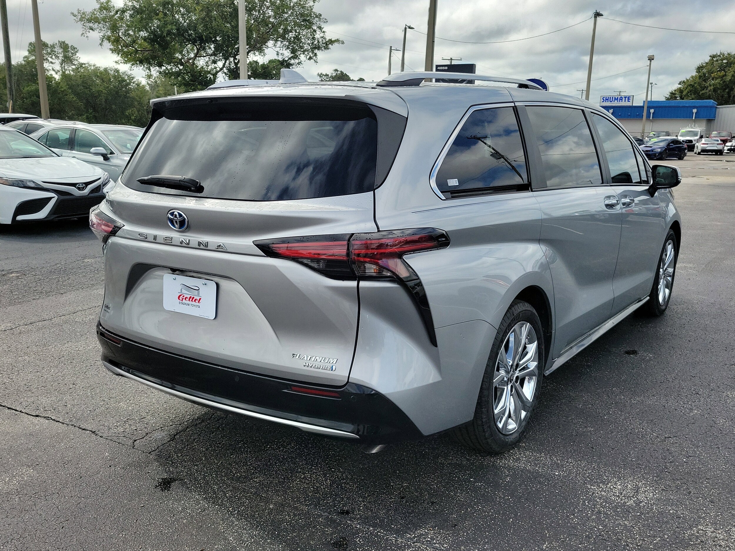 2023 Toyota Sienna Platinum photo 3