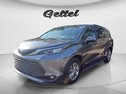 2025 Toyota Sienna XLE 8 Passenger Van Passenger Van