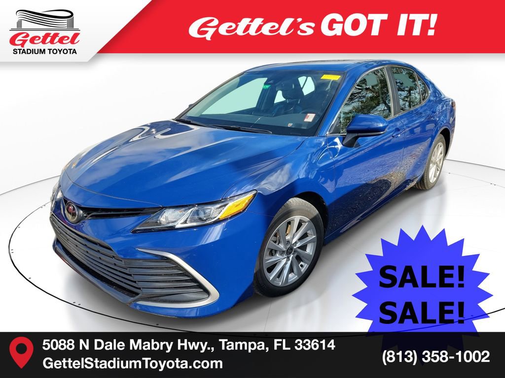 2023 Toyota Camry LE's photo