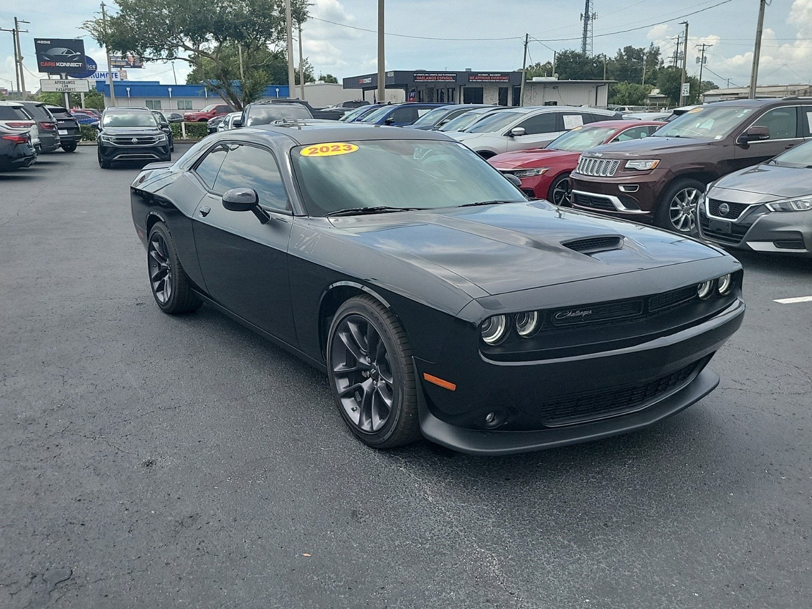 Used 2023 Dodge Challenger R/T with VIN 2C3CDZBT9PH696087 for sale in Tampa, FL