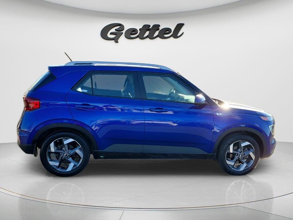 Used 2023 Hyundai Venue Limited SUV