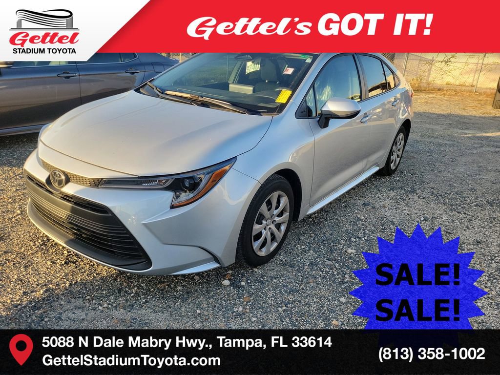 2025 Toyota Corolla LE's photo