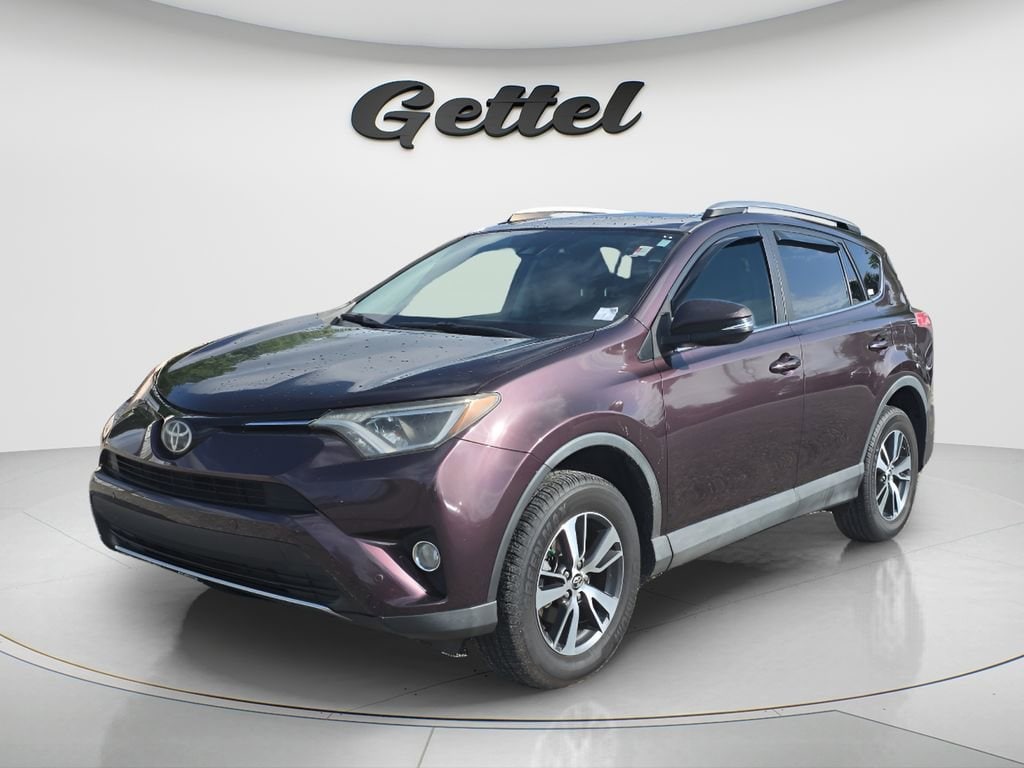 2017 Toyota RAV4 XLE's photo