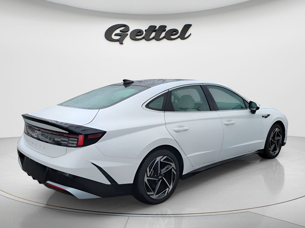 Used 2024 Hyundai Sonata SEL Sedan