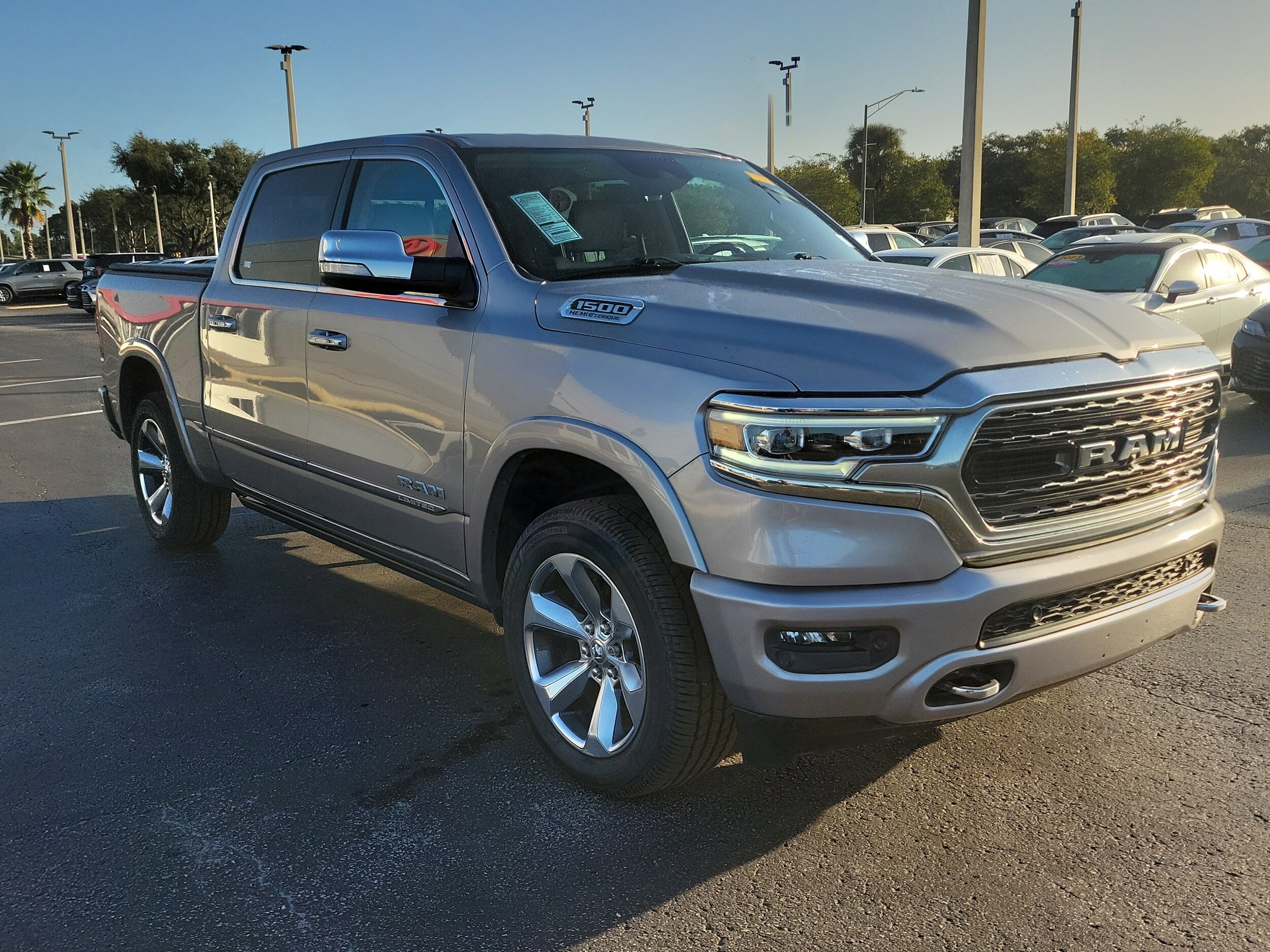 2022 Ram 1500 Limited photo 2