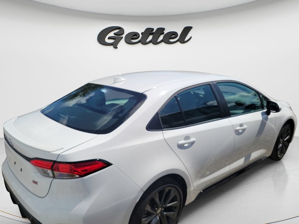 2026 Toyota Corolla SE - Photo 3