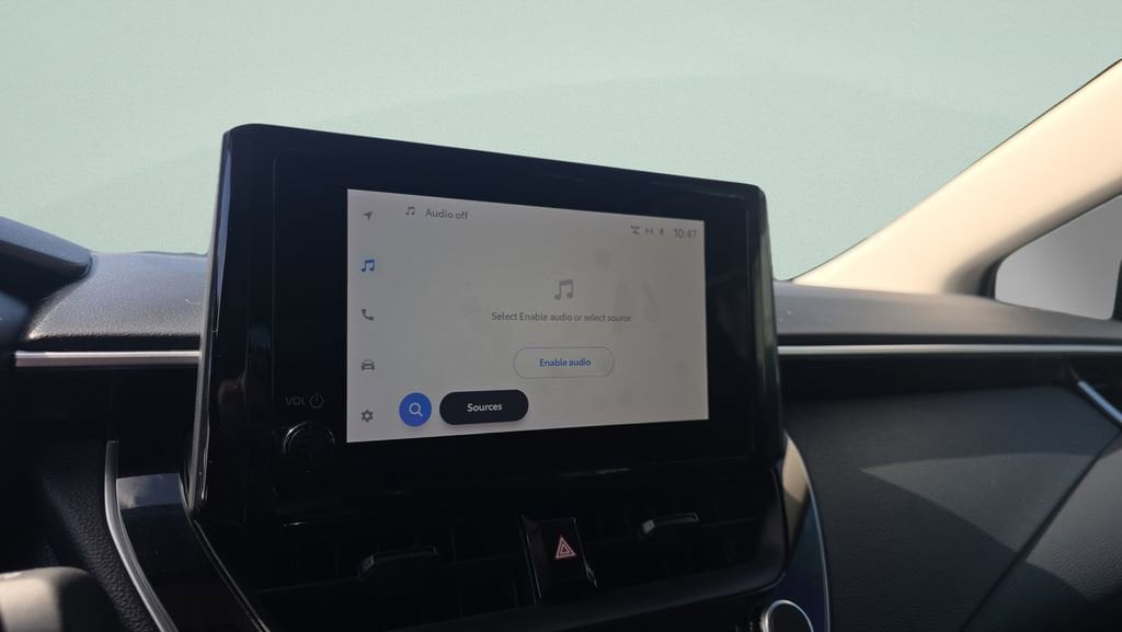 2024 Toyota Corolla LE - Photo 17