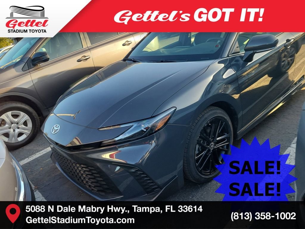 2025 Toyota Camry LE's photo