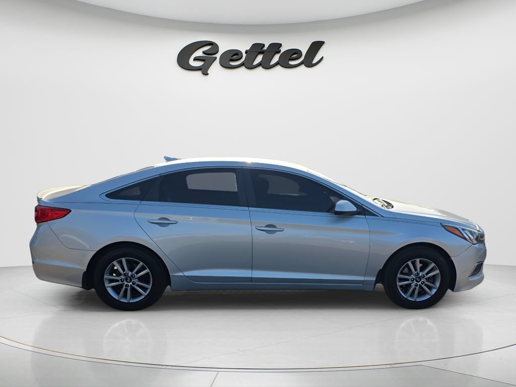 Used 2016 Hyundai Sonata SE Sedan