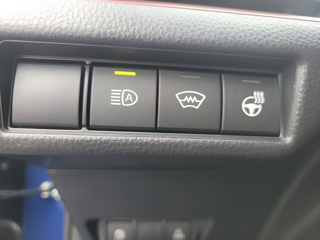2026 Toyota Prius Plug-in Hybrid XSE - Photo 31