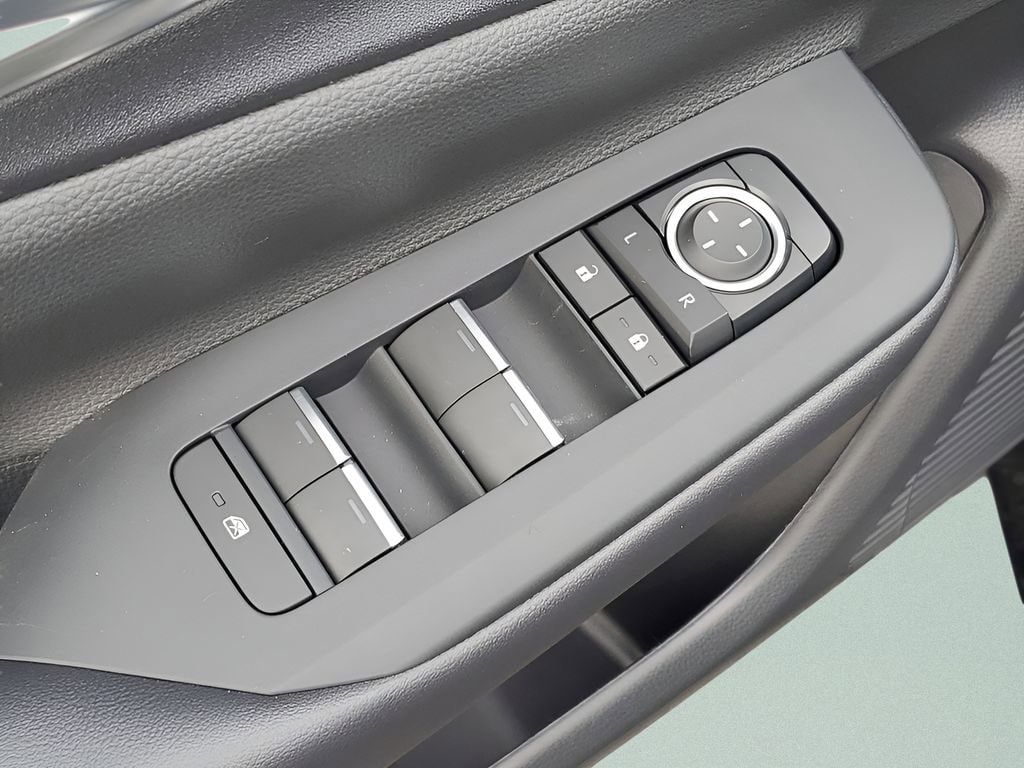 2026 Toyota Prius Plug-in Hybrid XSE Premium - Photo 19