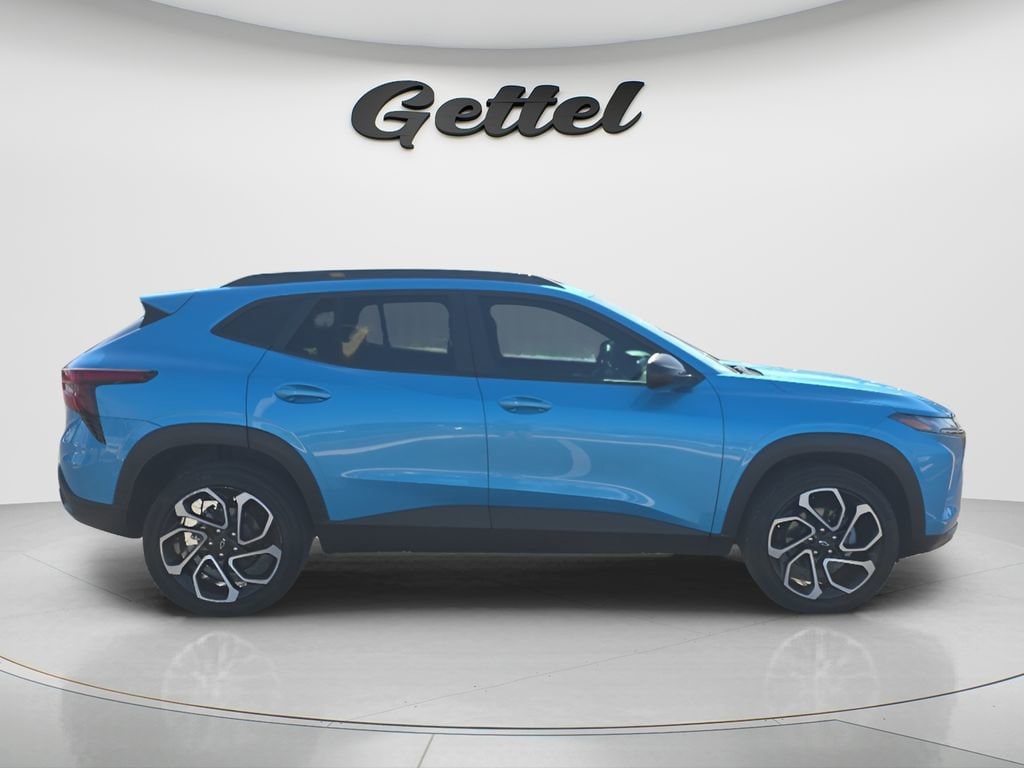 Used 2025 Chevrolet Trax 2RS SUV