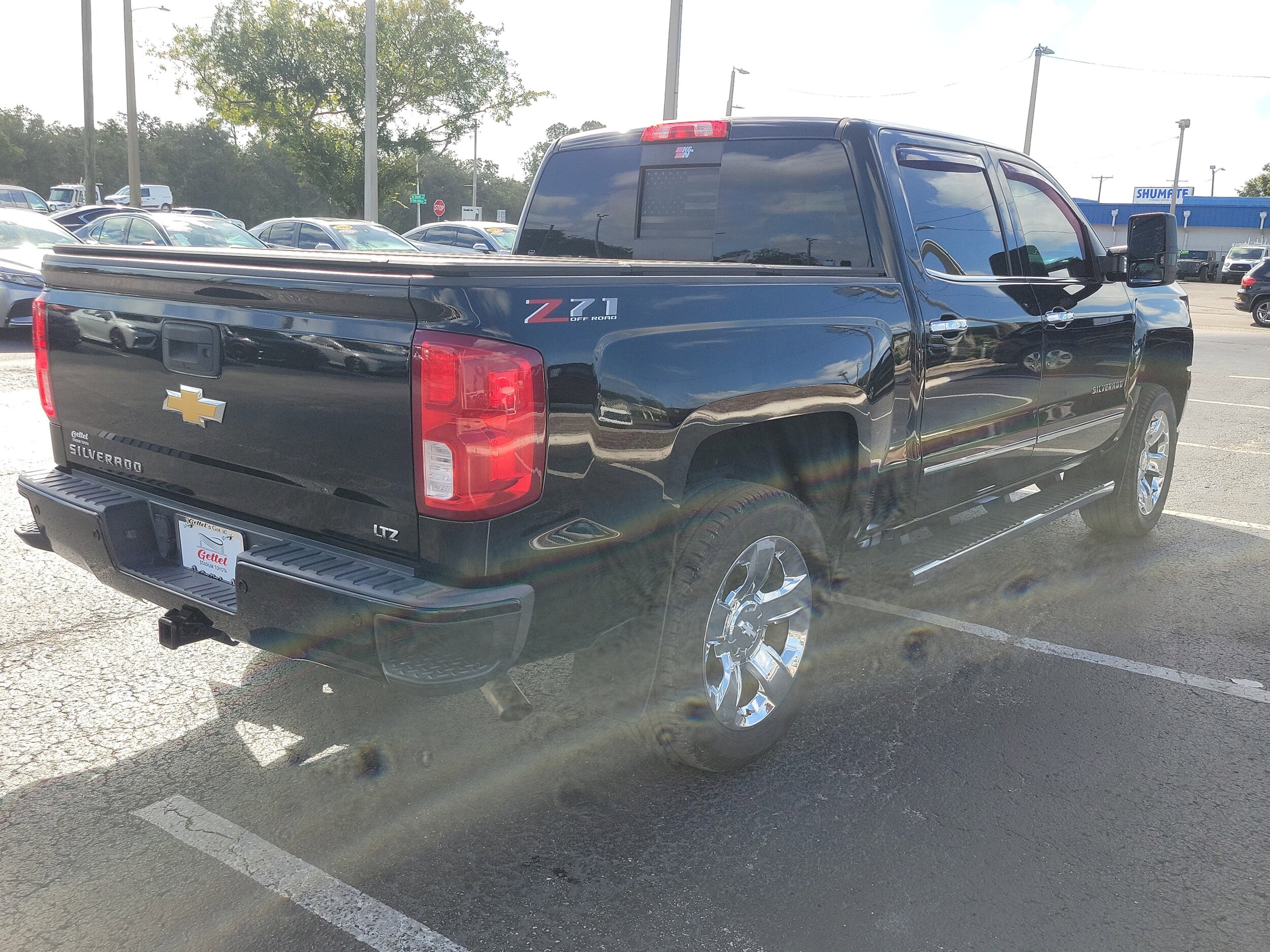 2018 Chevrolet Silverado 1500 LTZ photo 2