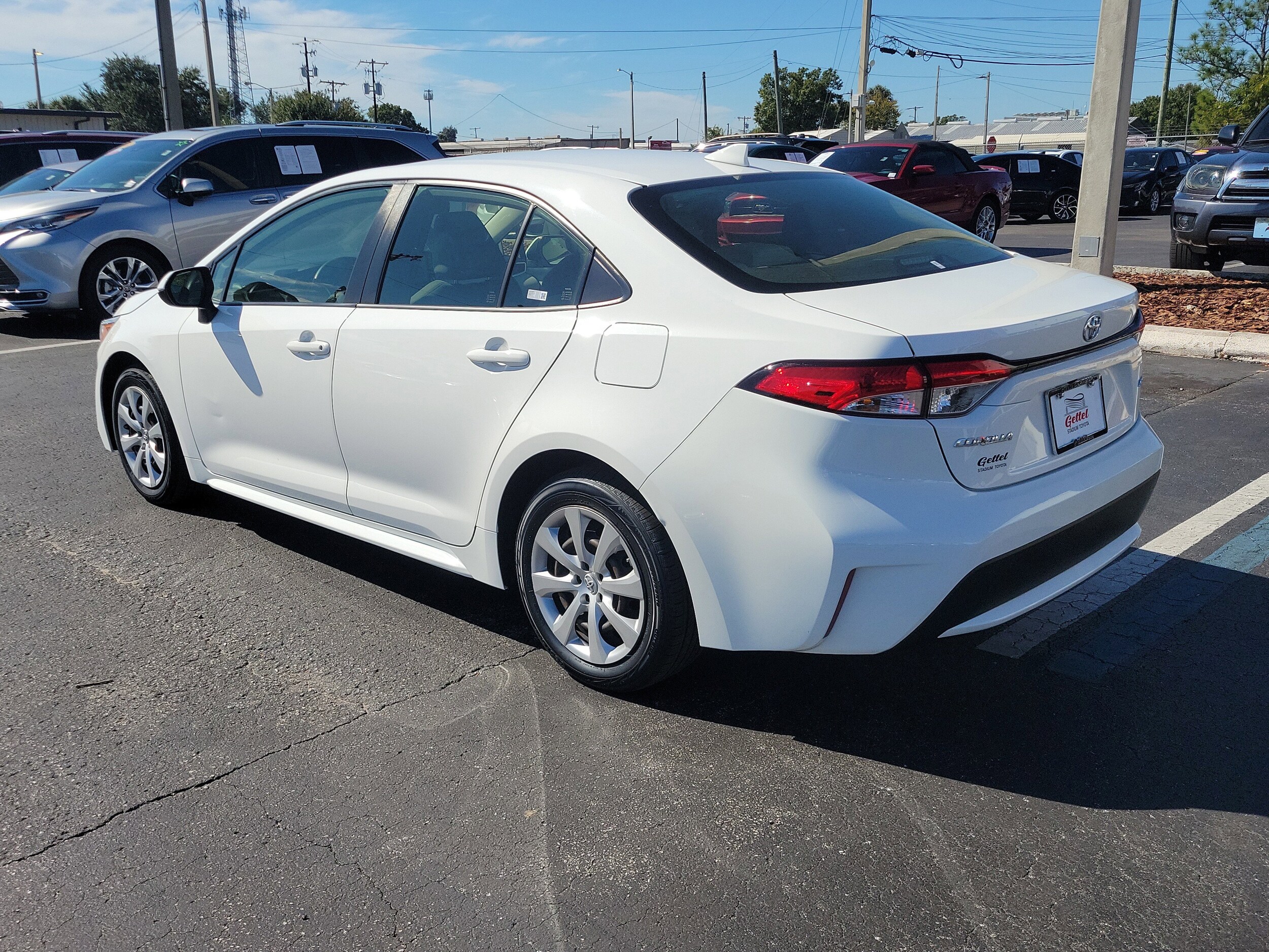 2021 Toyota Corolla LE photo 4