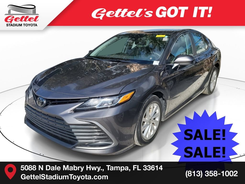 2023 Toyota Camry LE's photo