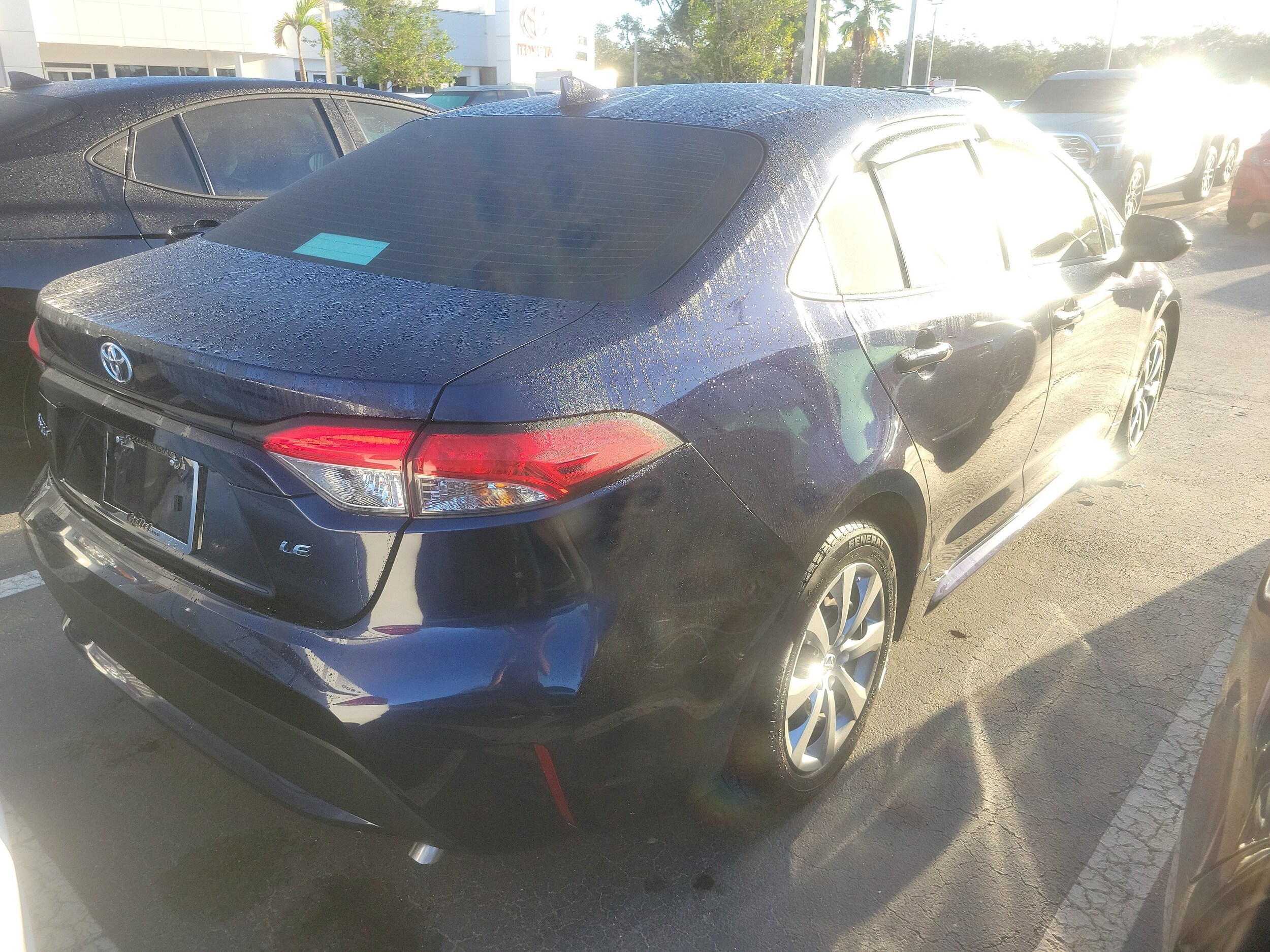 2022 Toyota Corolla LE photo 3