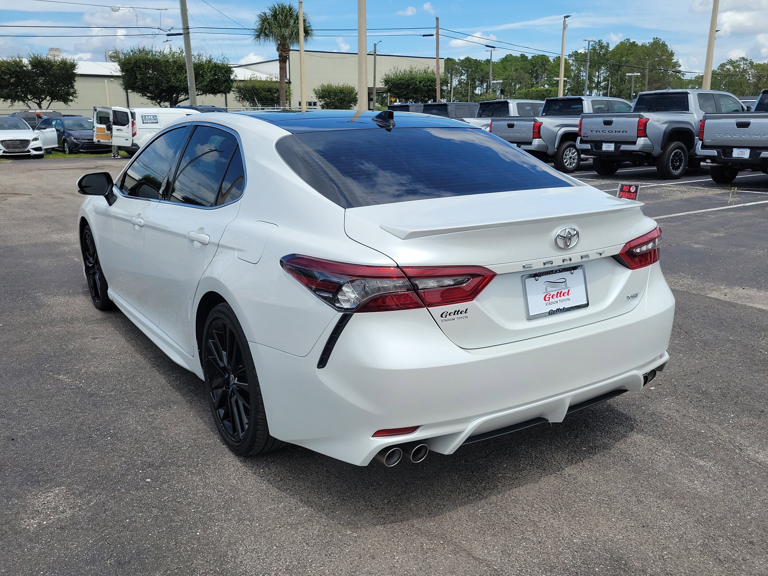 2023 Toyota Camry XSE photo 4