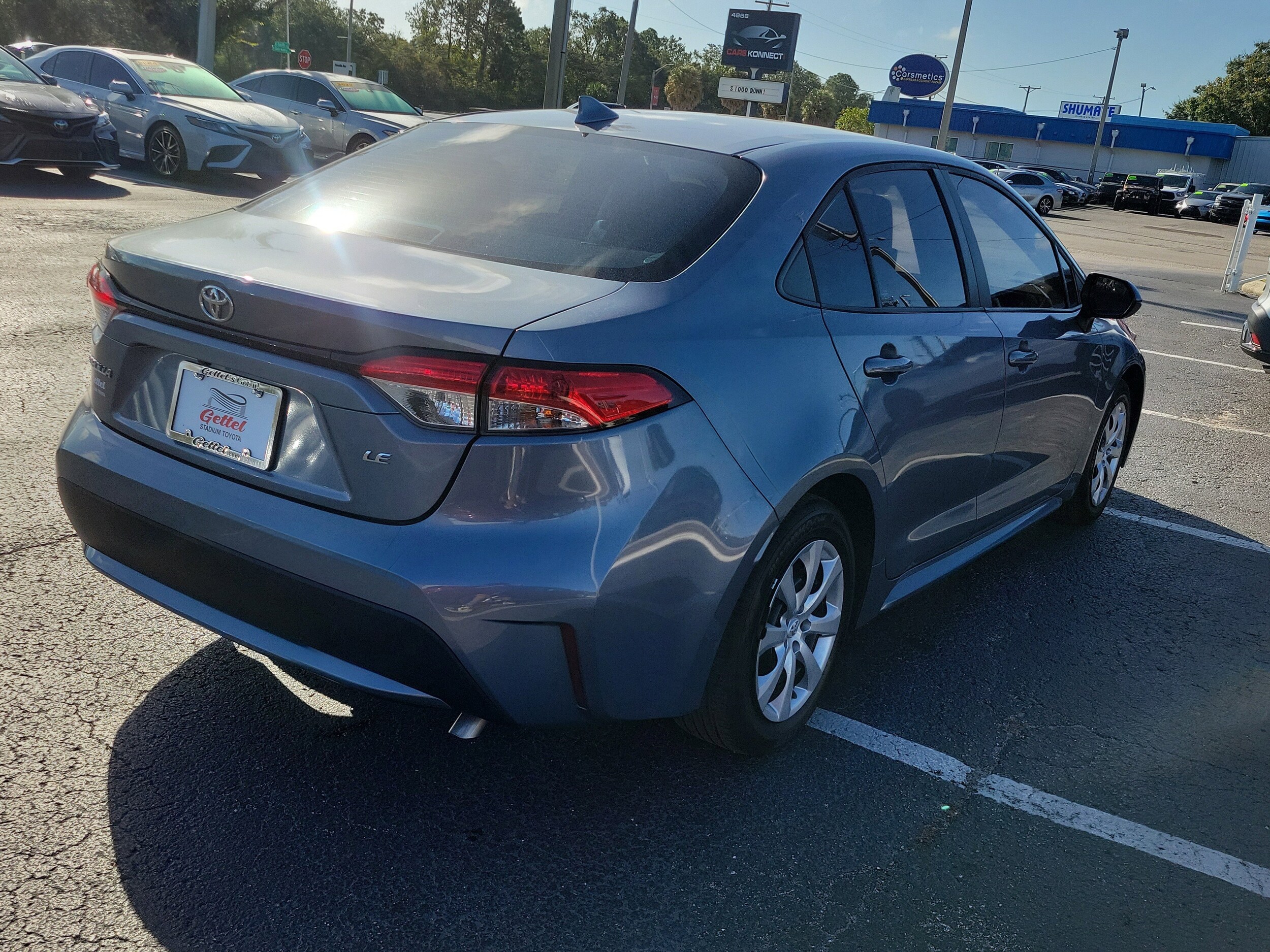 2022 Toyota Corolla LE photo 2
