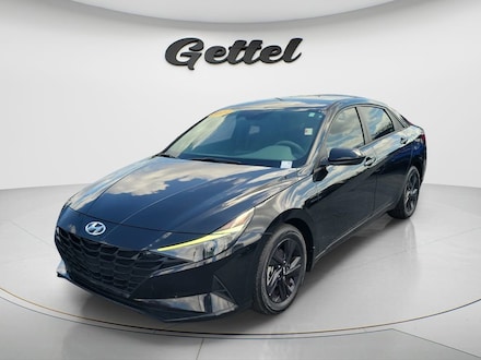 2022 Hyundai Elantra SEL Sedan