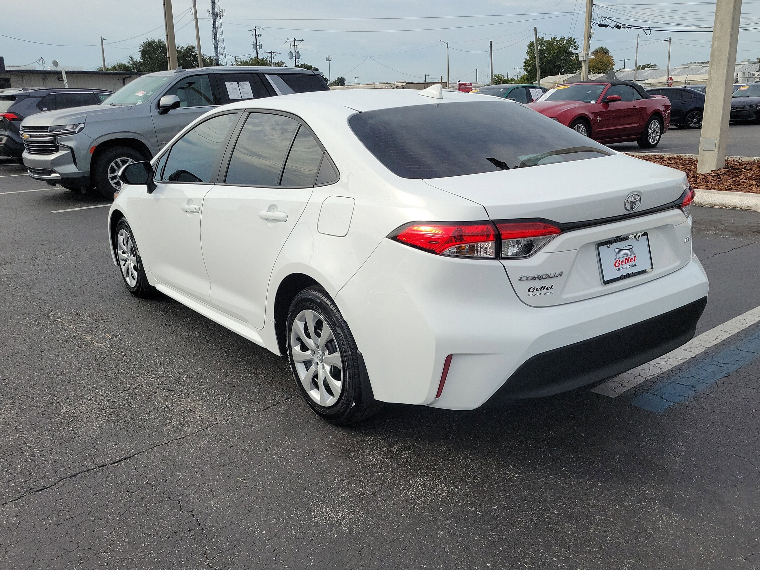 2025 Toyota Corolla LE photo 4