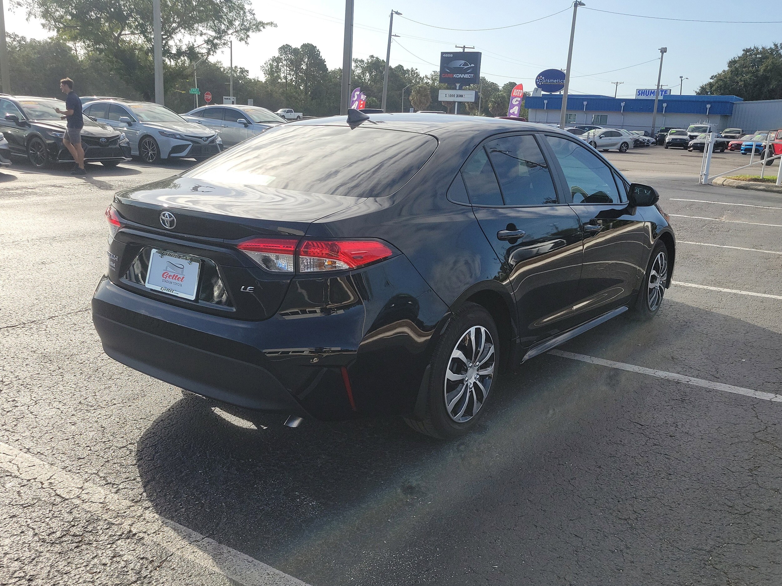 2025 Toyota Corolla LE photo 2