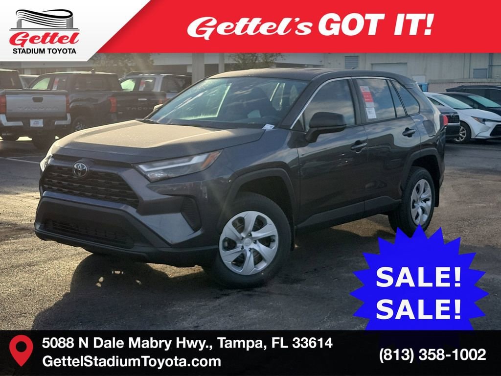 2025 Toyota RAV4 LE's photo